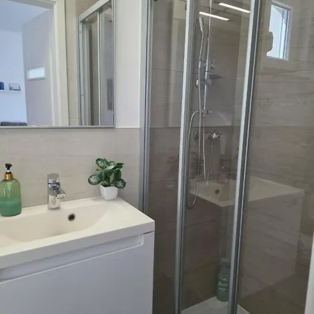Sandra Apartment *