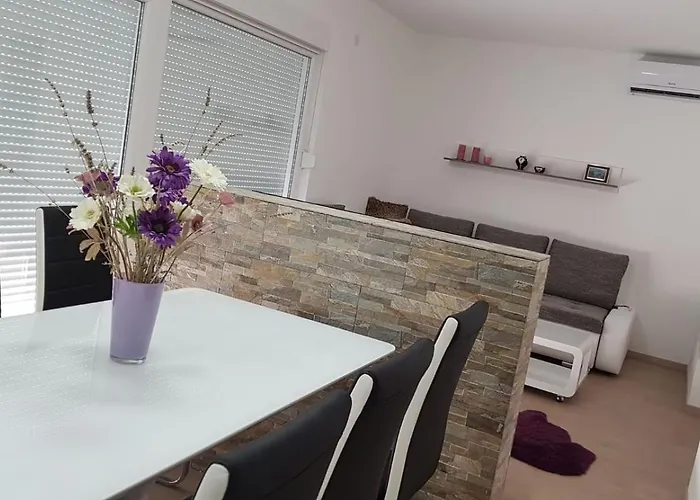 Sandra Apartament *